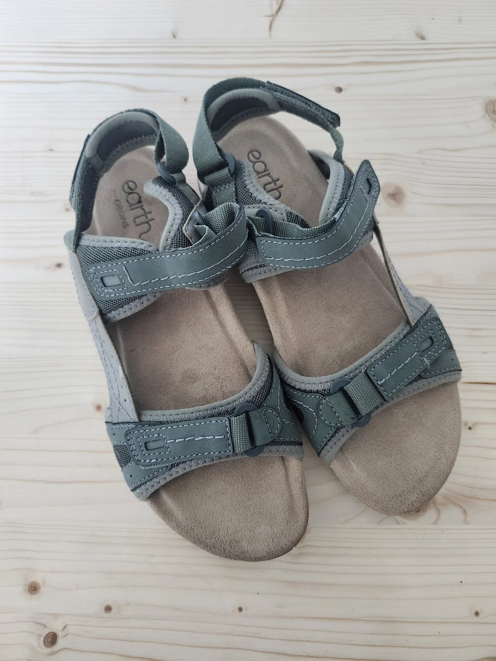 Earth Origins  Green Adjustable Strappy Sandals Women's 9.5